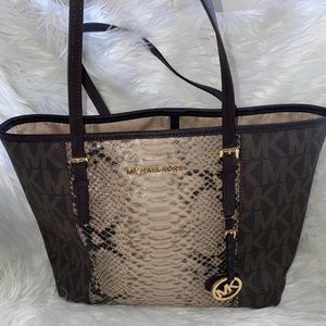 Michael Kors Shoulder Bag